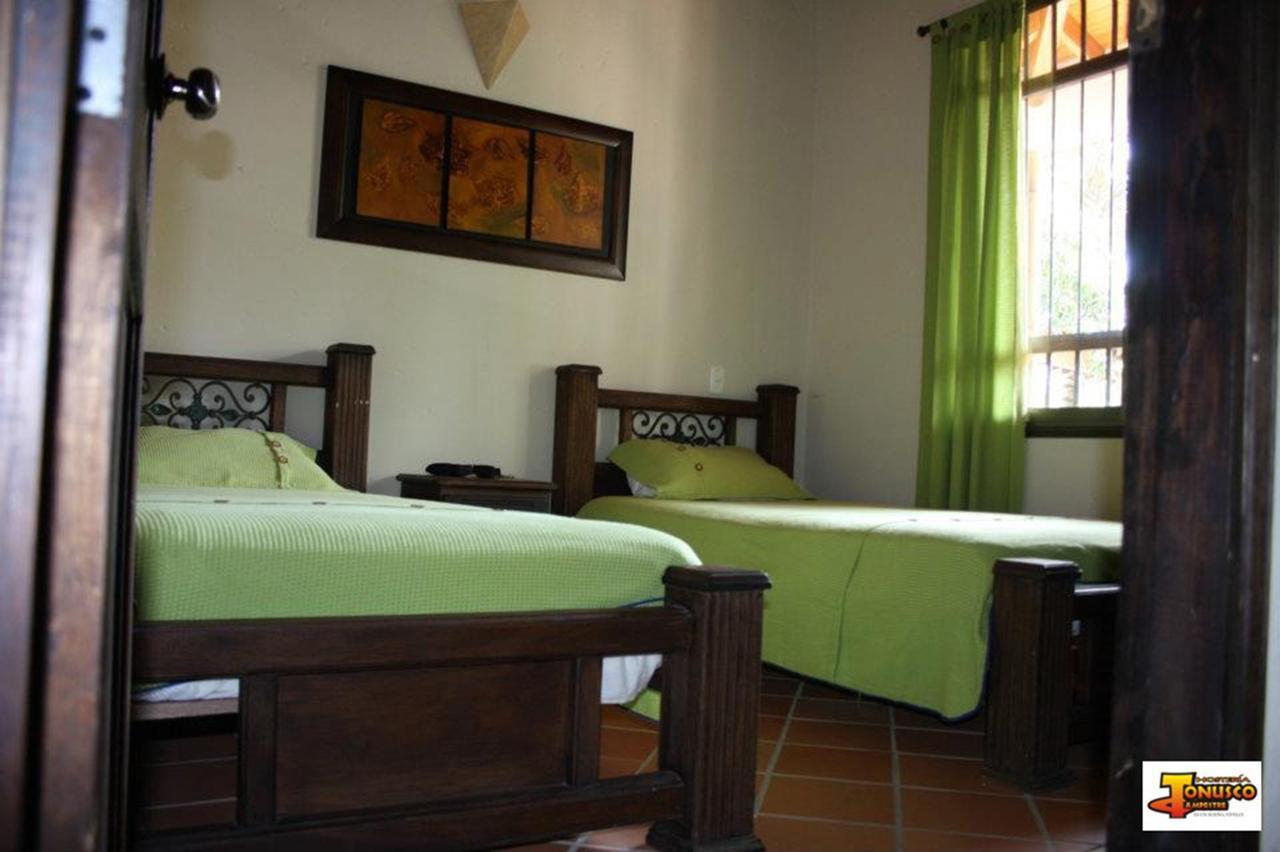 Hosteria Tonusco Campestre Santa Fe de Antioquia Exterior foto